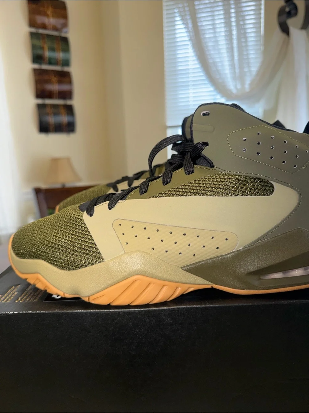 Jordan Men’s Lift Off Sneakers size 10.5 new/box without lid!!